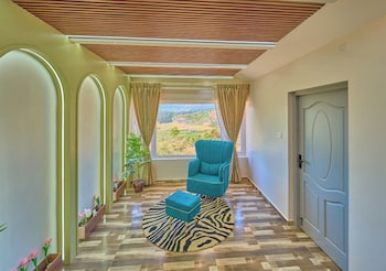 vihanis western clouds by voye homes