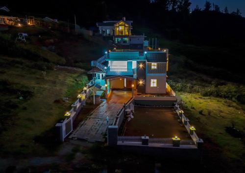 vihanis western clouds by voye homes