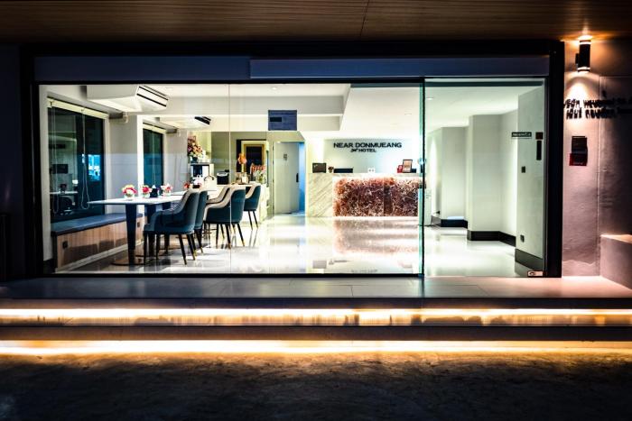 near don mueang hotel