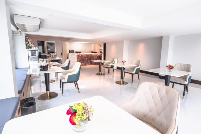 near don mueang hotel