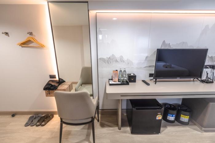 near don mueang hotel