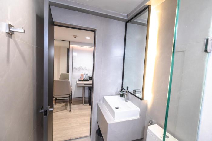 near don mueang hotel