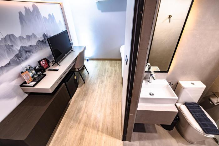 near don mueang hotel