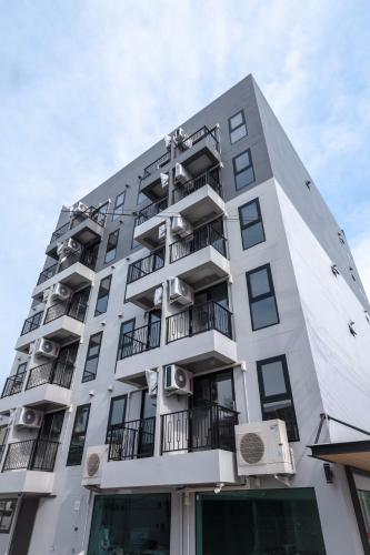 near don mueang hotel