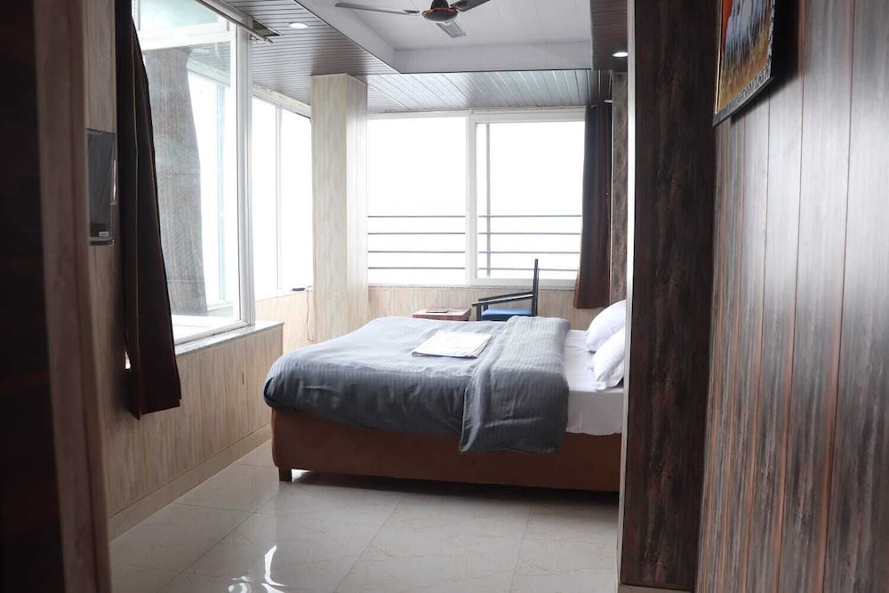 mountain retreat by 360 degree