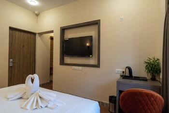 evoke express candolim