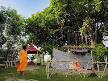 golok riverside retreat