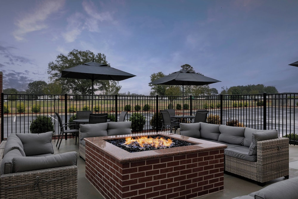 fairfield by marriott inn and suites weldon