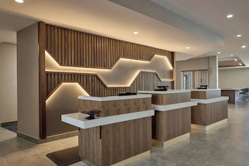 Courtyard By Marriott Madison,,3 star