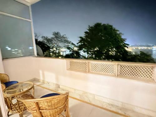 luxury 2 bedrooms apartment