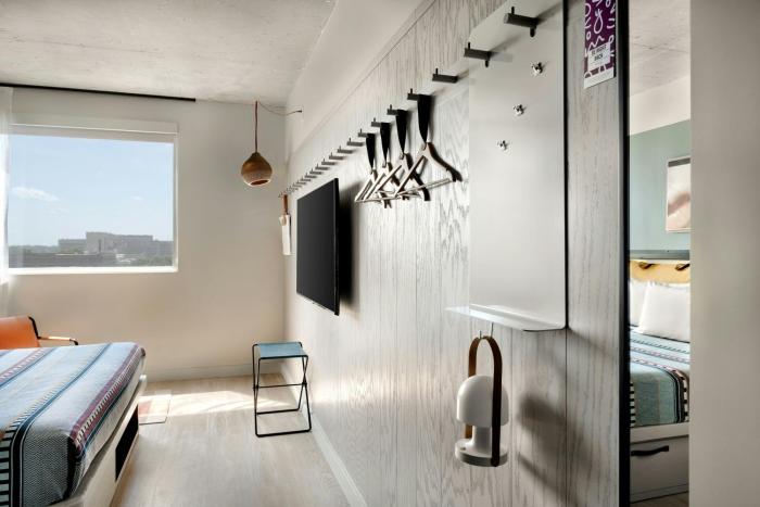 moxy charlotte downtown