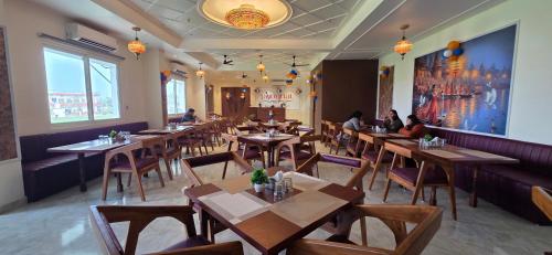 hotel jms grand jaunpur