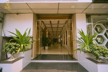 hotel radhika regency