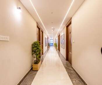saltstayz premier paschim vihar