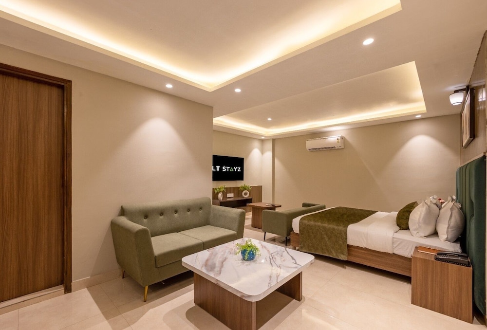 saltstayz premier paschim vihar