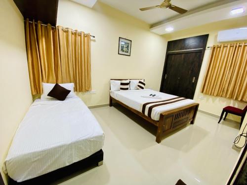 The Whiteglow Elite,,2 star