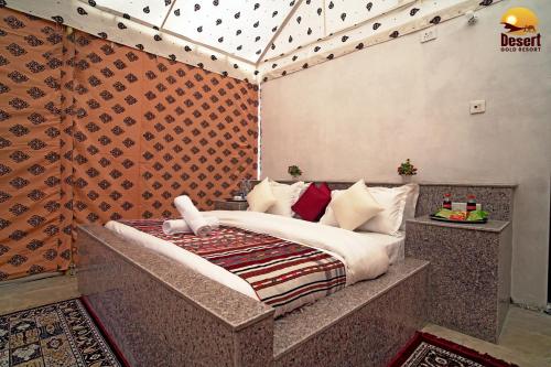 desert gold resort