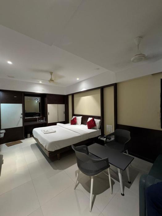 hotel ashraya inn