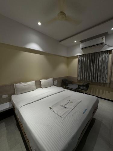 Hotel Ashraya Inn,,3 star