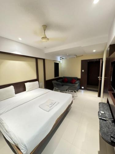 hotel ashraya inn