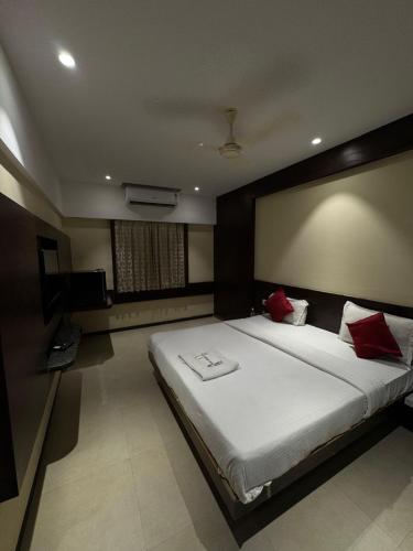 hotel ashraya inn