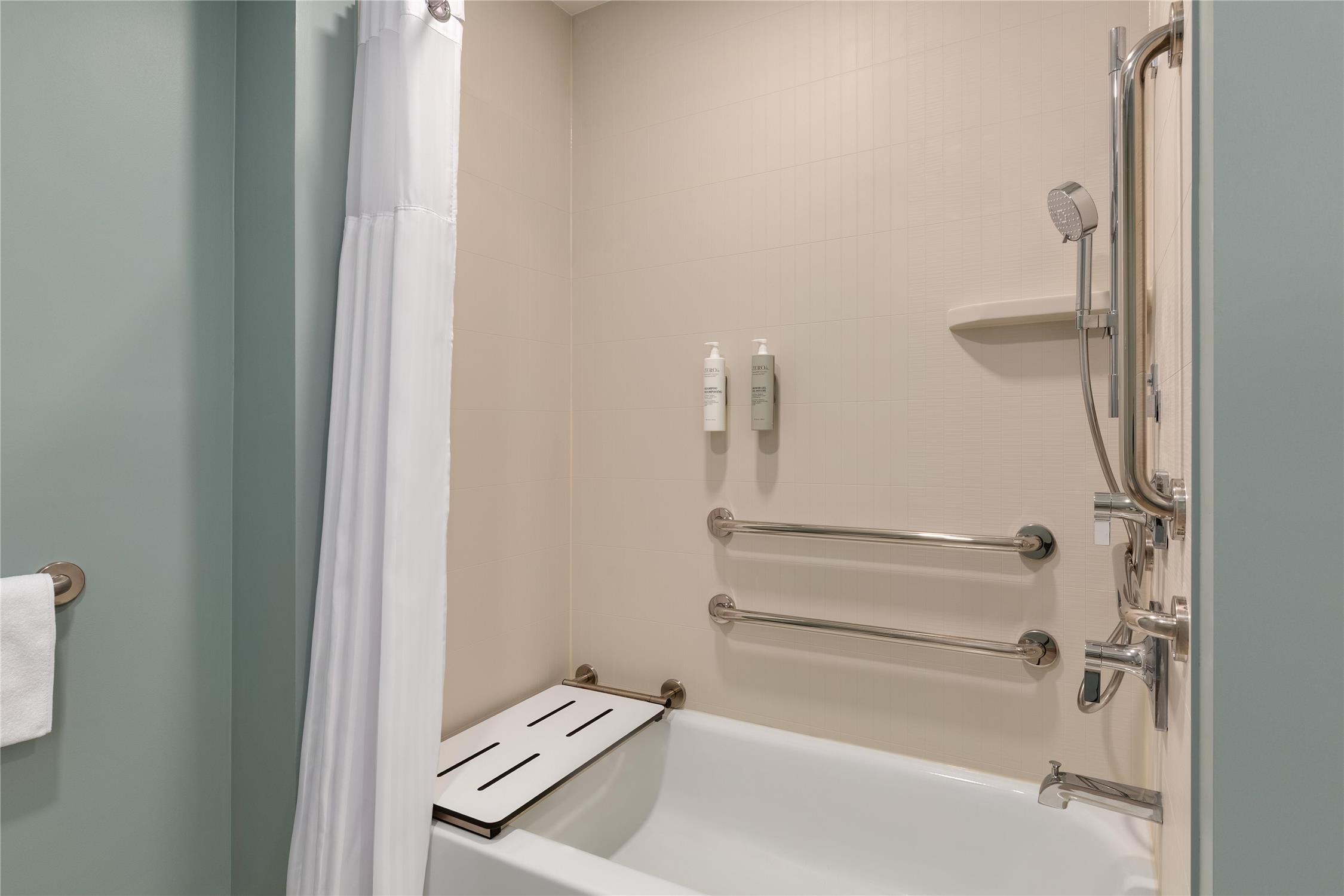 livsmart studios by hilton kokomo