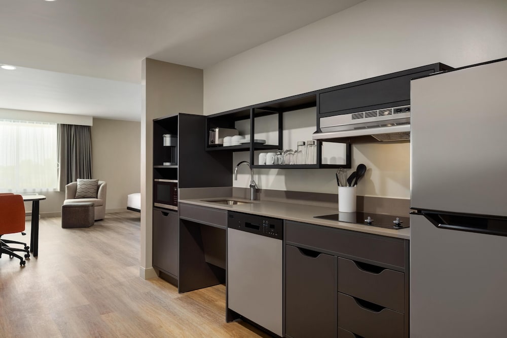 livsmart studios by hilton kokomo
