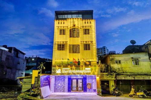 The K11 Golden Gate,,3 star