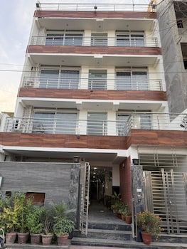 mauryan signature hotel with airport view