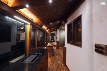 aasmaani cottage