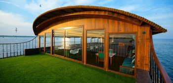 elegant boathouse