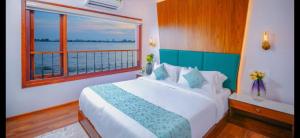 double decker boathouse