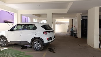 shree service apartment