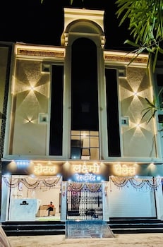 hotel laxmi palace and restaurants