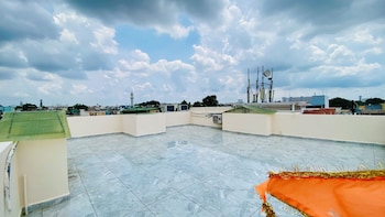 hotel laxmi palace and restaurants