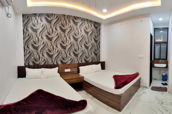 hotel laxmi palace and restaurants