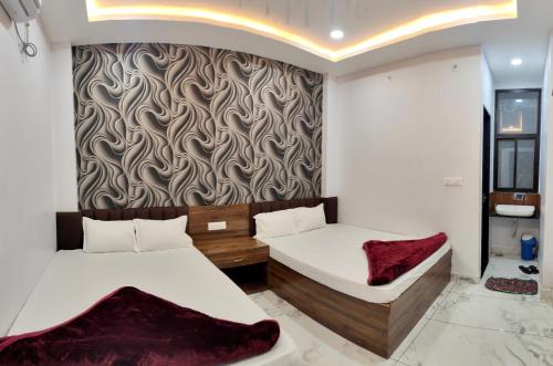 hotel laxmi palace and restaurants