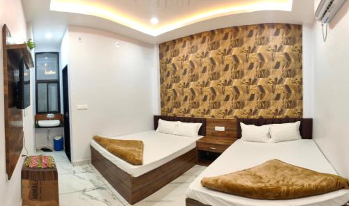 hotel laxmi palace and restaurants