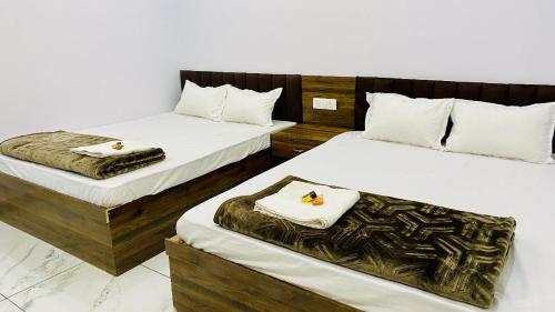 hotel laxmi palace and restaurants