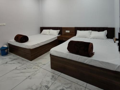 Hotel Laxmi Palace And Restaurants,,2 star
