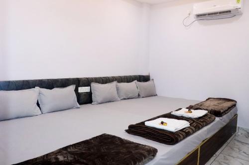 hotel laxmi palace and restaurants