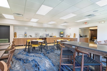 fairfield inn and suites by marriott chicago naperville