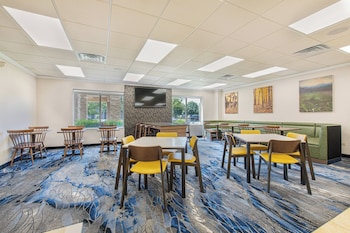 fairfield inn and suites by marriott chicago naperville
