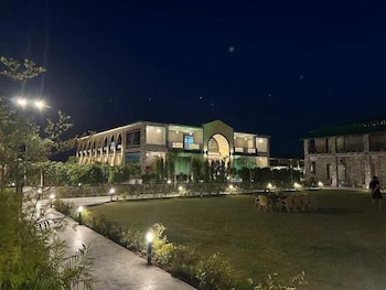 corbett elegant retreat