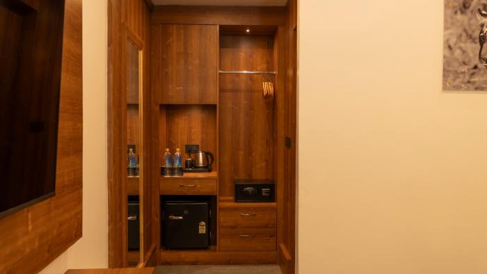 corbett elegant retreat