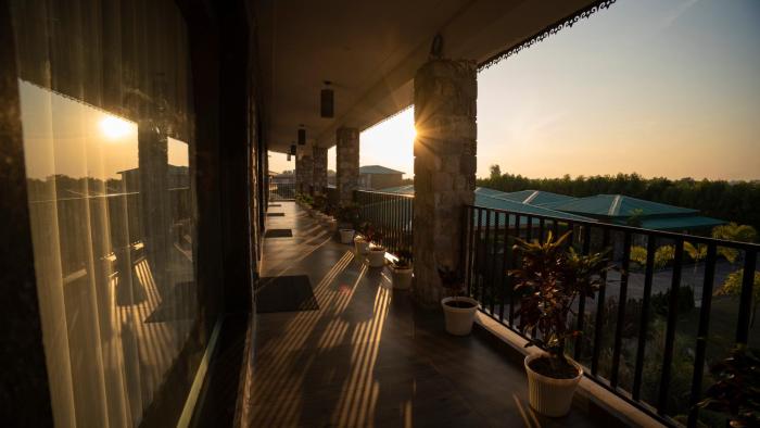 corbett elegant retreat