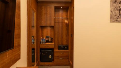corbett elegant retreat