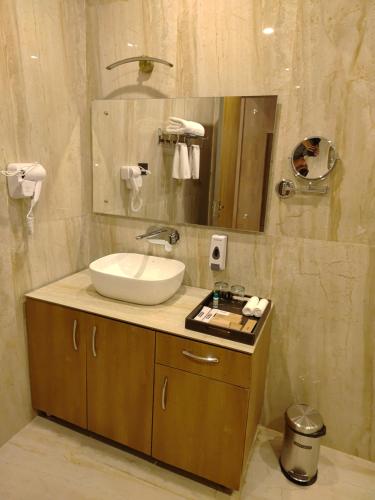 corbett elegant retreat