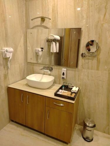 corbett elegant retreat