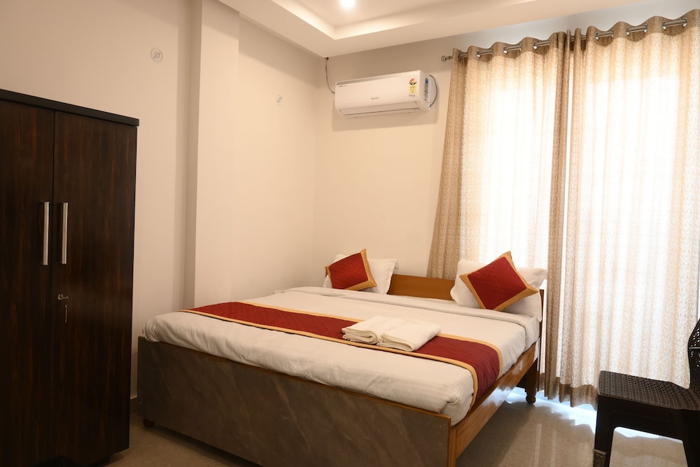 uday paramount inn